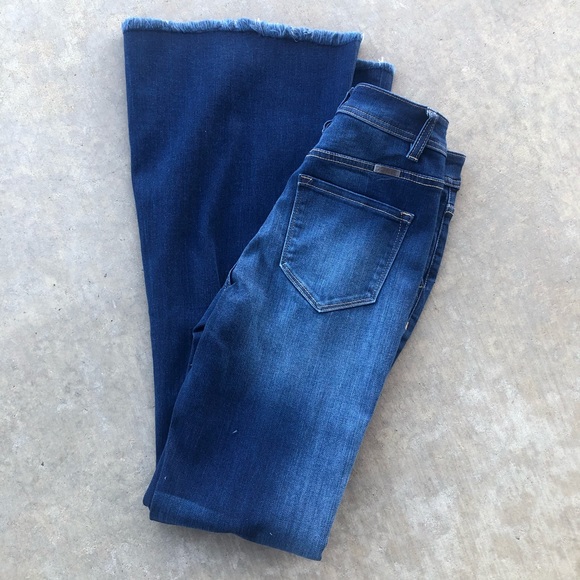 NEW KanCan Dark Wash Button Fly Flare Jeans - Picture 3 of 4